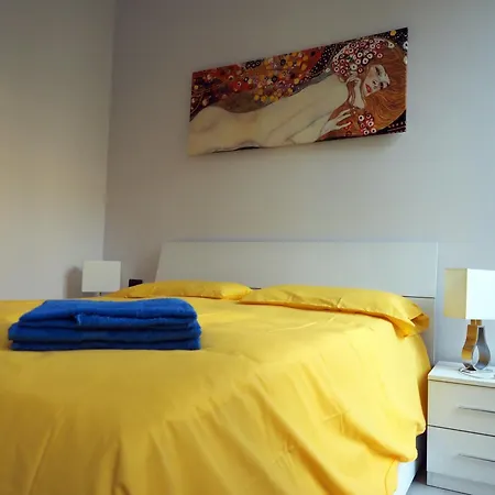 Lägenhet Porta Susa Blu Turin